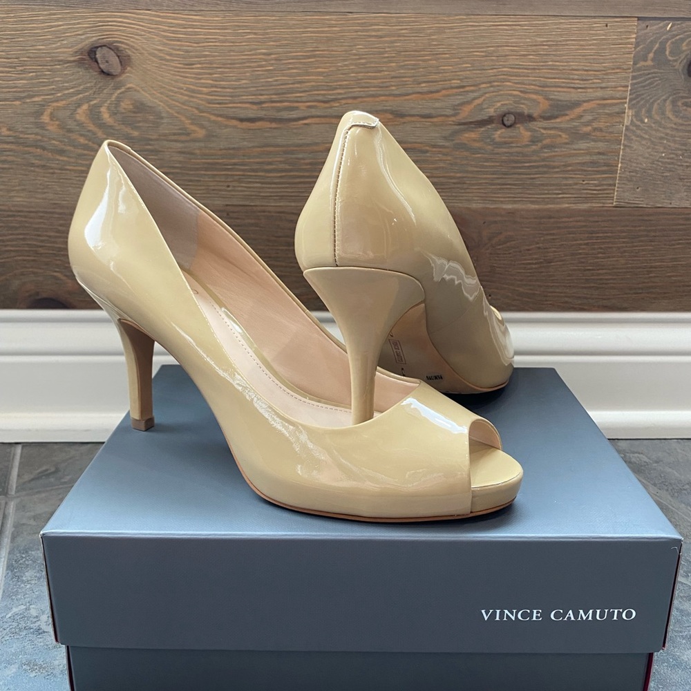 NWB Vince Camuto Nude Soft Cow Patent Heels